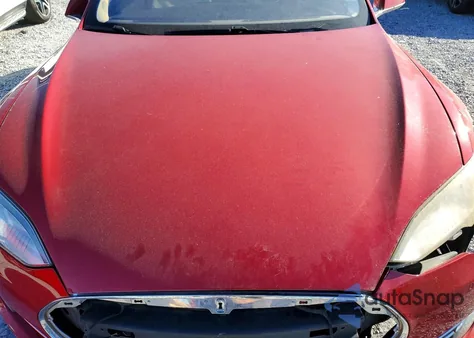 2014 Tesla Model S из США, поврежденный, VIN 5YJSA1S16EFP50626